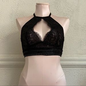 Victoria’s Secret Sexy Lace Bralette Size M! 🕷🕸